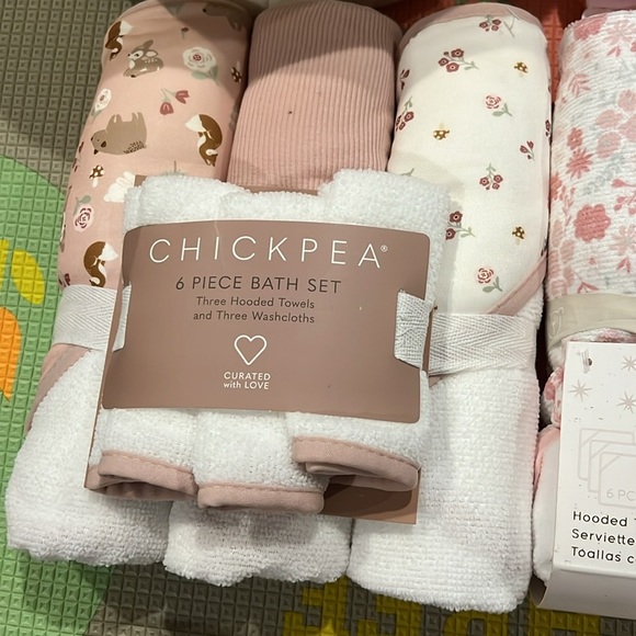 Baby girl towel, blanket and basket set NWT - Picture 2 of 6